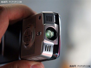 Illustration for article titled World's First Cellphone with Pico-Projector Being Produced in China